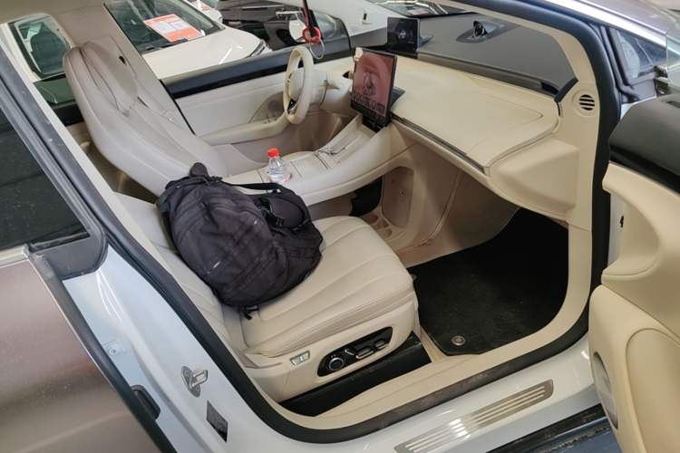 Used Hima Luxeed R7 2024 Pure Electric 667km Pro Right Front Seat
