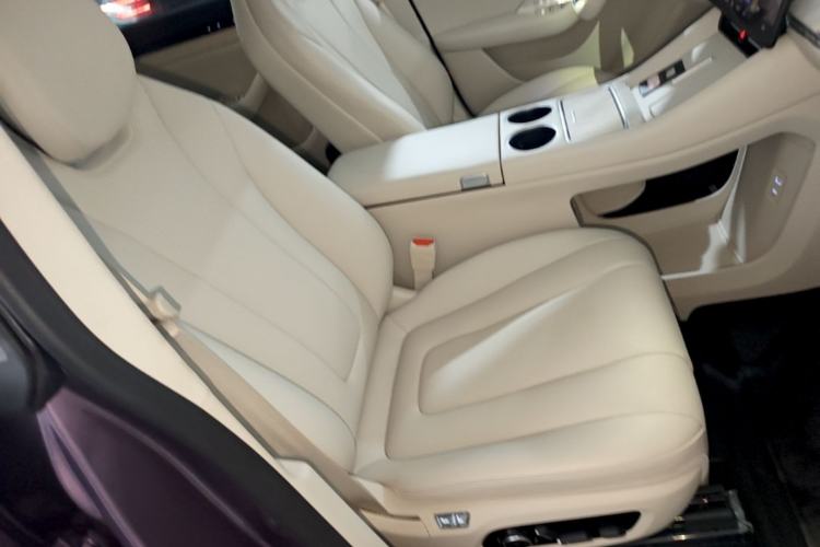 Used Hima Luxeed R7 2024 All-Electric 736 km Ultra Right Front Seat