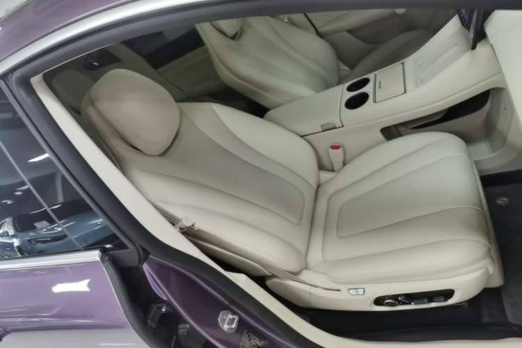 Used Hima Luxeed R7 2024 All-Electric 802 km Max Right Front Seat