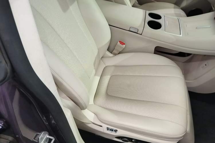 Used Hima Luxeed R7 2024 All-Electric 736 km Ultra Right Front Seat