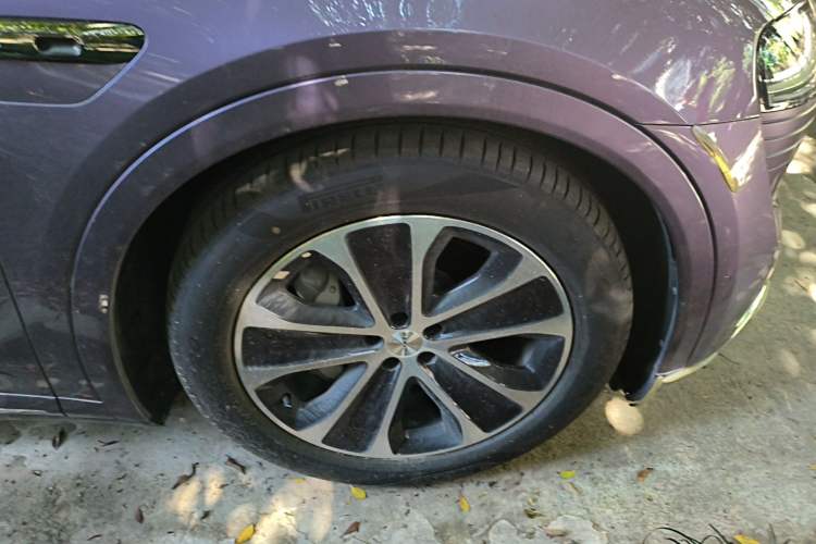 Used Hima Luxeed R7 2024 All-Electric 802 km Max Right Front Wheel Hub