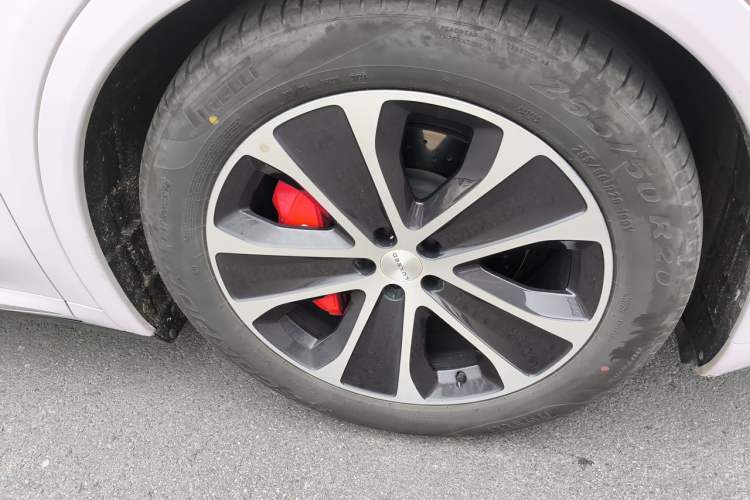 Used Hima Luxeed R7 2024 All-Electric 736 km Ultra Right Front Wheel Hub