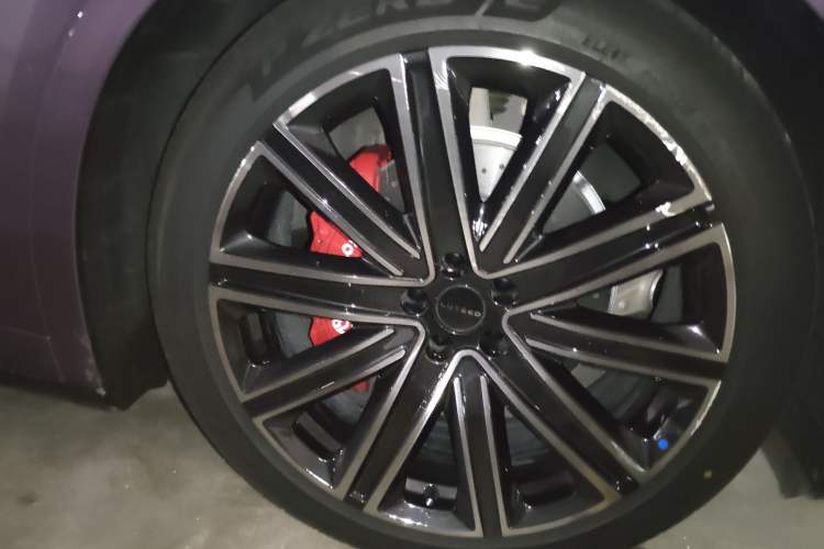 Used Hima Luxeed R7 2024 All-Electric 736 km Ultra Right Front Wheel Hub
