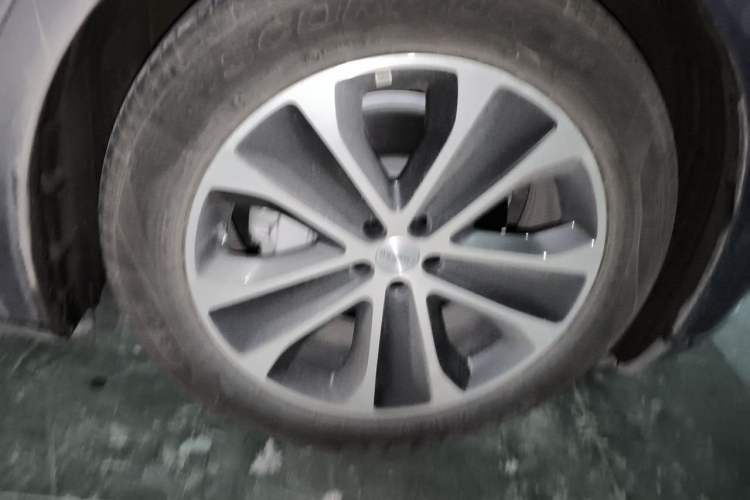 Used Hima Luxeed R7 2024 All-Electric 802 km Max Right Front Wheel Hub