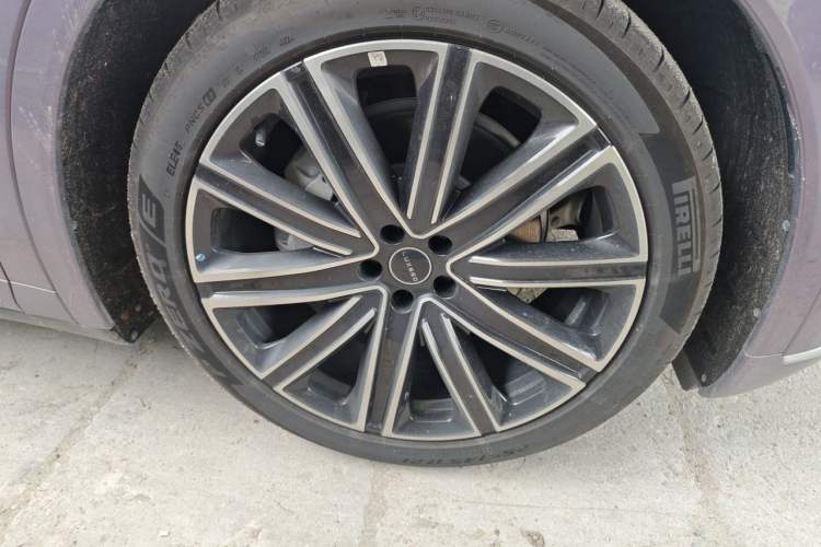 Used Hima Luxeed R7 2024 All-Electric 802 km Max Right Front Wheel Hub