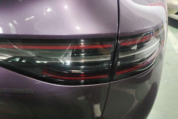 Used Hima Luxeed R7 2024 All-Electric 802 km Max Right Rear Taillight