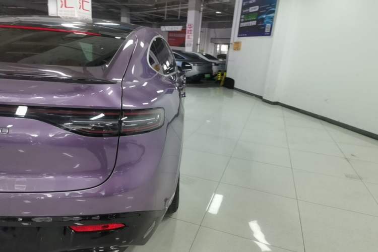 Used Hima Luxeed R7 2024 All-Electric 802 km Max Right Rear Taillight