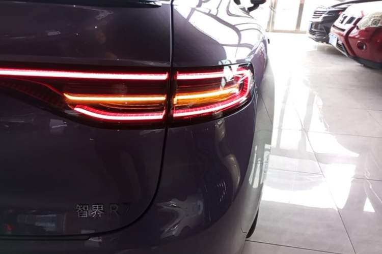 Used Hima Luxeed R7 2024 All-Electric 802 km Max Right Rear Taillight