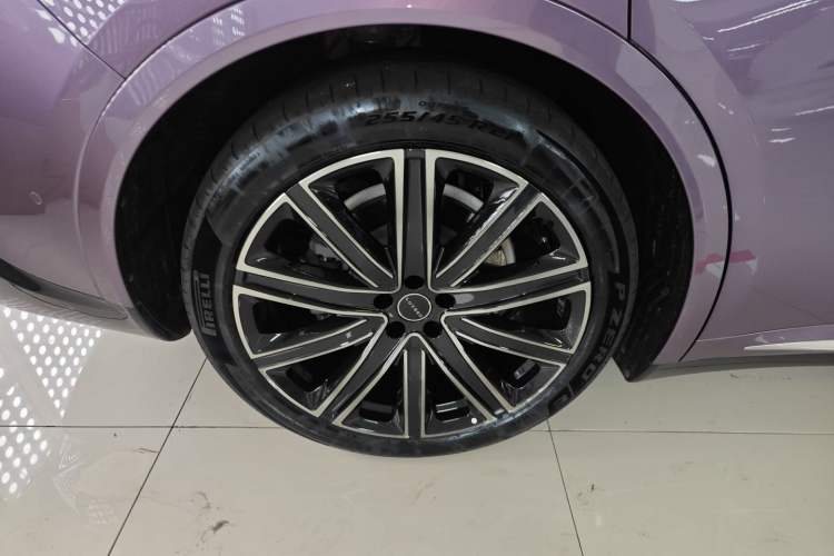 Used Hima Luxeed R7 2024 All-Electric 667 km Max Right Rear Wheel Hub