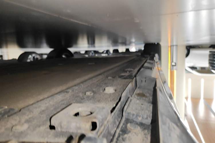 Used Hima Luxeed R7 2024 All-Electric 802 km Max Right Side Sill