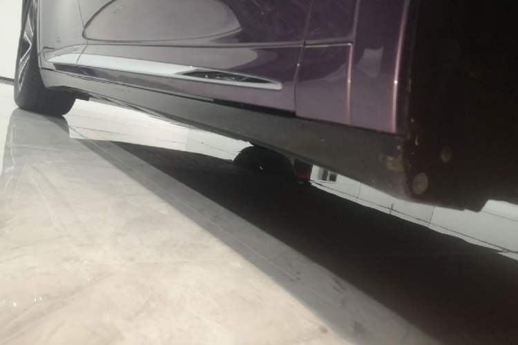 Used Hima Luxeed R7 2024 All-Electric 802 km Max Right Side Sill