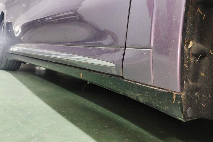 Used Hima Luxeed R7 2024 All-Electric 802 km Max Right Side Sill