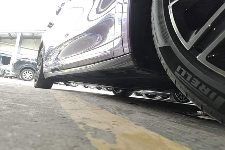Used Hima Luxeed R7 2024 All-Electric 667 km Max Right Side Sill