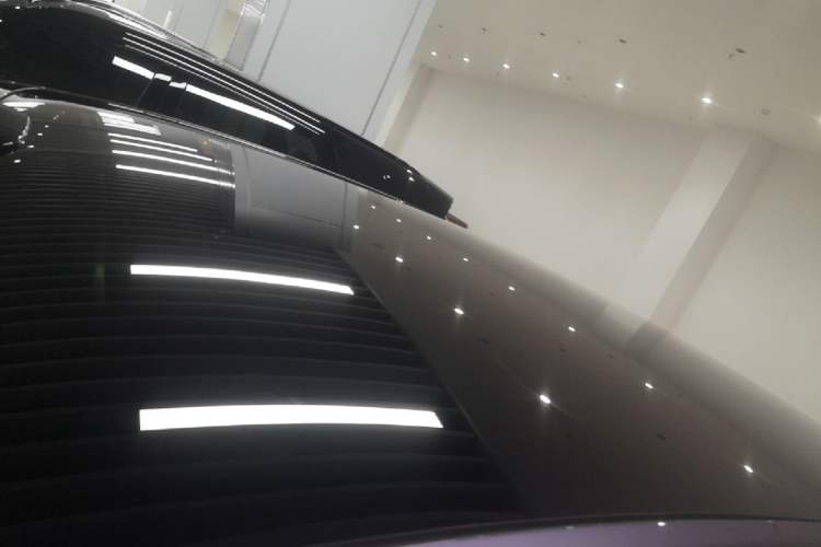 Used Hima Luxeed R7 2024 All-Electric 802 km Max Roof