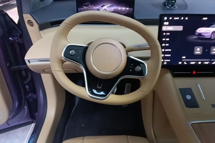 Used Hima Luxeed R7 2024 All-Electric 667 km Max Steering Wheel