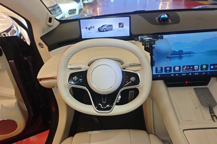 Used Hima Luxeed R7 2024 All-Electric 802 km Max Steering Wheel