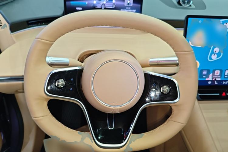 Used Hima Luxeed R7 2024 All-Electric 667 km Max Steering Wheel