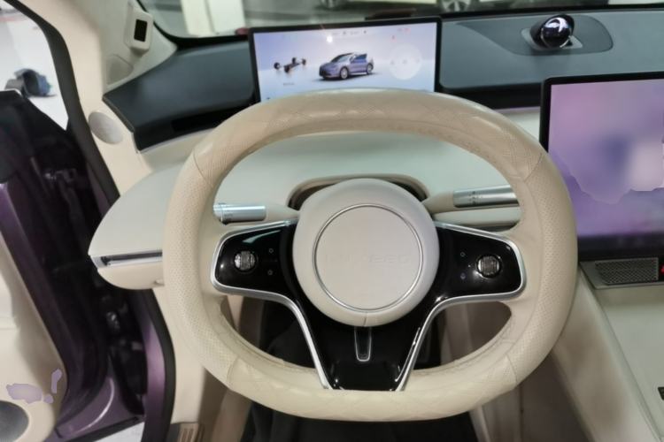 Used Hima Luxeed R7 2024 All-Electric 802 km Max Steering Wheel