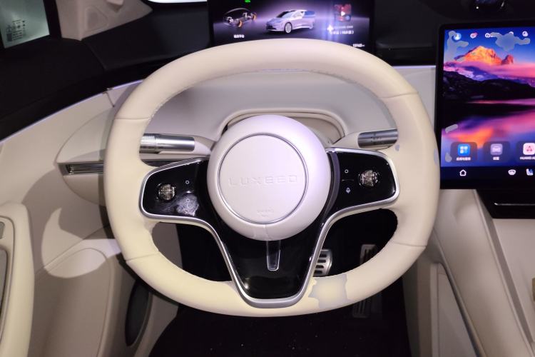 Used Hima Luxeed R7 2024 All-Electric 736 km Ultra Steering Wheel