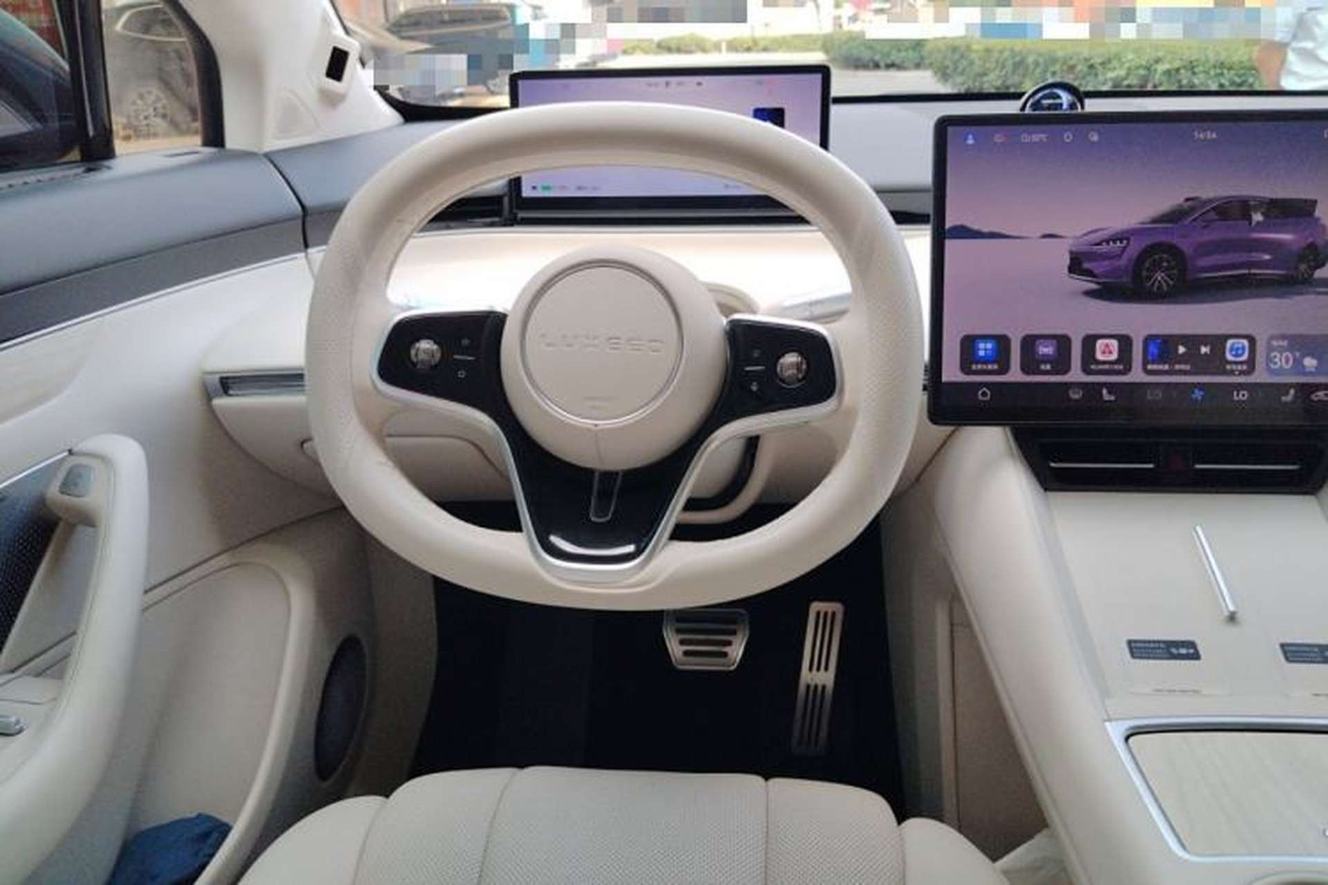 Used Hima Luxeed R7 2024 All-Electric 802 km Max Steering Wheel