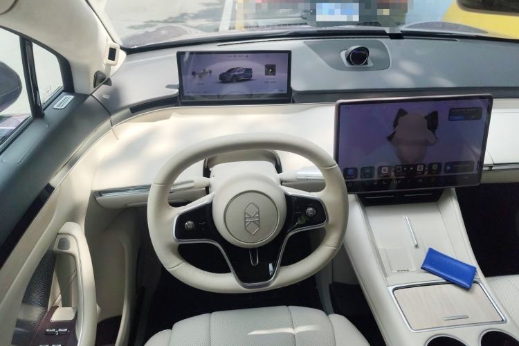 Used Hima Luxeed R7 2024 All-Electric 802 km Max Steering Wheel