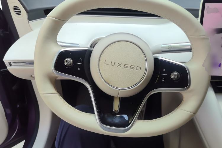 Used Hima Luxeed R7 2024 All-Electric 736 km Ultra Steering Wheel