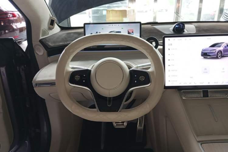 Used Hima Luxeed R7 2024 All-Electric 802 km Max Steering Wheel
