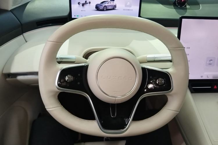 Used Hima Luxeed R7 2024 All-Electric 736 km Ultra Steering Wheel