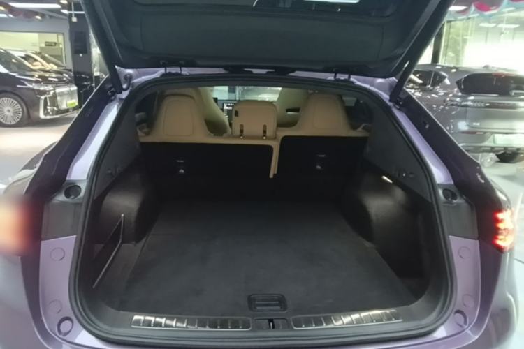 Used Hima Luxeed R7 2024 All-Electric 667 km Max Trunk