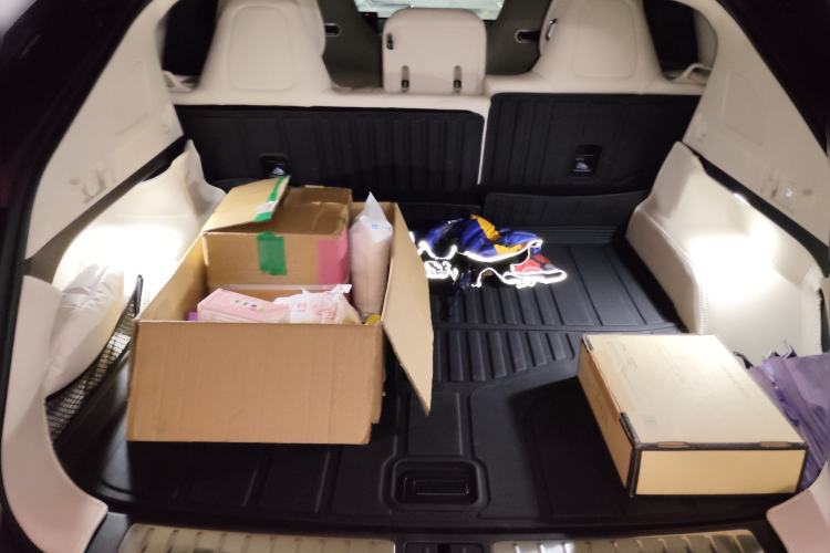 Used Hima Luxeed R7 2024 All-Electric 736 km Ultra Trunk