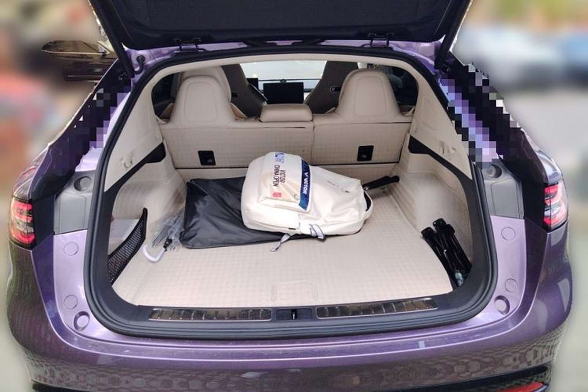 Used Hima Luxeed R7 2024 All-Electric 802 km Max Trunk