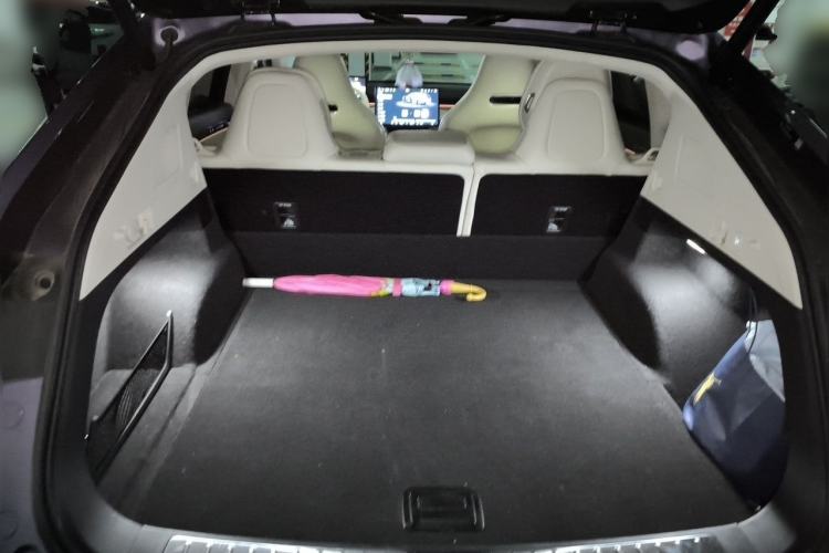 Used Hima Luxeed R7 2024 All-Electric 802 km Max Trunk