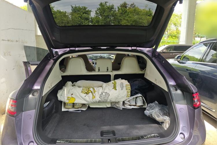 Used Hima Luxeed R7 2024 All-Electric 802 km Max Trunk