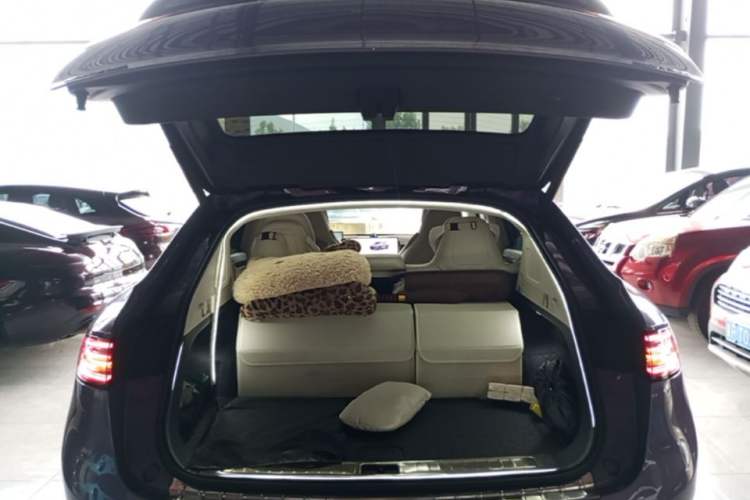 Used Hima Luxeed R7 2024 All-Electric 802 km Max Trunk