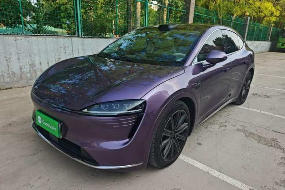 Hima Luxeed R7 2024