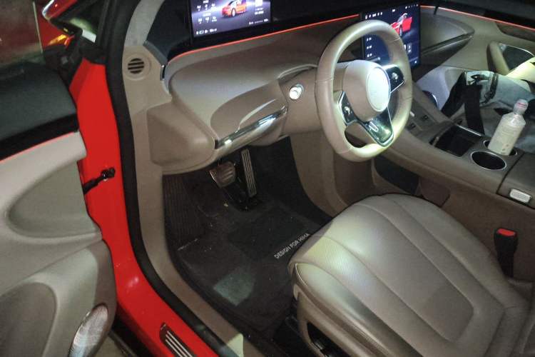 Used Hima Luxeed R7 2024 All-Electric 667 km Max Driver Seat