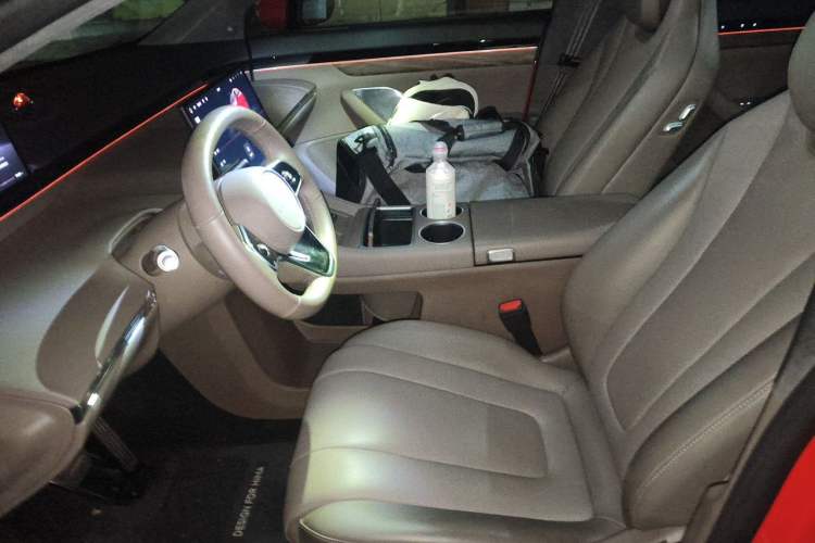 Used Hima Luxeed R7 2024 All-Electric 667 km Max Left Front Seat