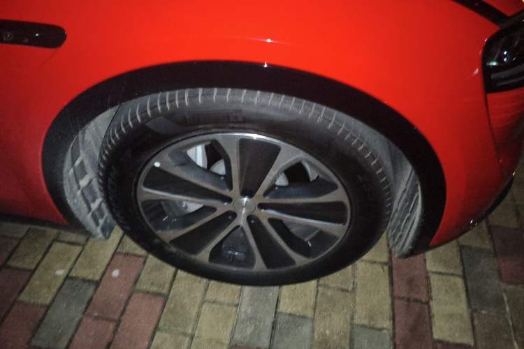 Used Hima Luxeed R7 2024 All-Electric 667 km Max Right Front Wheel Hub