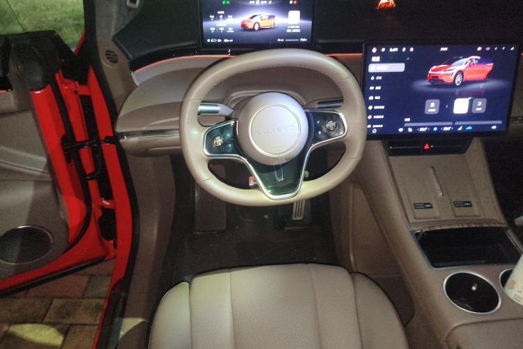 Used Hima Luxeed R7 2024 All-Electric 667 km Max Steering Wheel