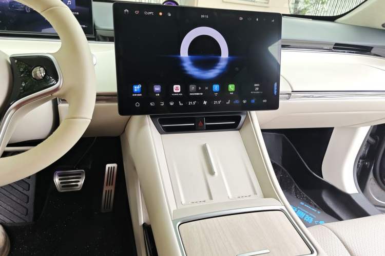 Used Hima Luxeed R7 2024 All-Electric 802 km Max Audio And AC Panel