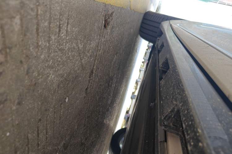 Used Hima Luxeed R7 2024 All-Electric 667 km Max Chassis Front Left