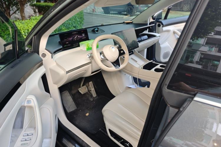 Used Hima Luxeed R7 2024 All-Electric 802 km Max Driver Seat