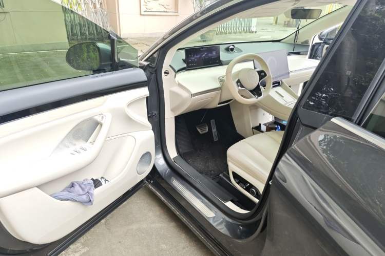 Used Hima Luxeed R7 2024 All-Electric 802 km Max Driver Seat