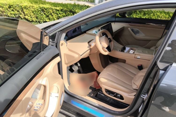 Used Hima Luxeed R7 2024 All-Electric 802 km Max Driver Seat