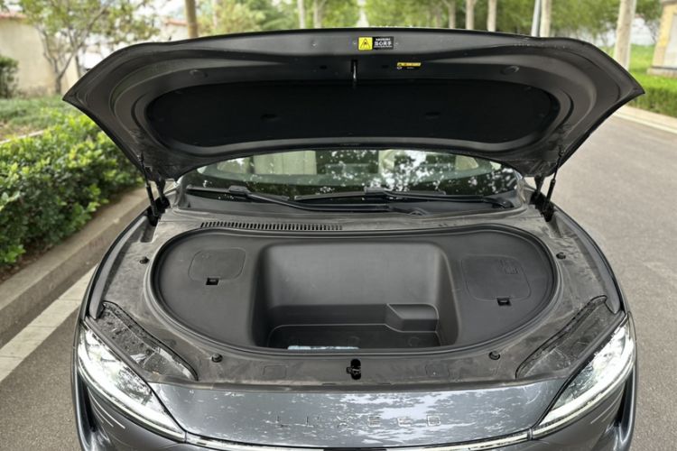 Used Hima Luxeed R7 2024 All-Electric 802 km Max Engine Bay