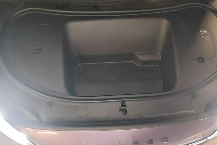 Used Hima Luxeed R7 2024 All-Electric 802 km Max Engine Bay