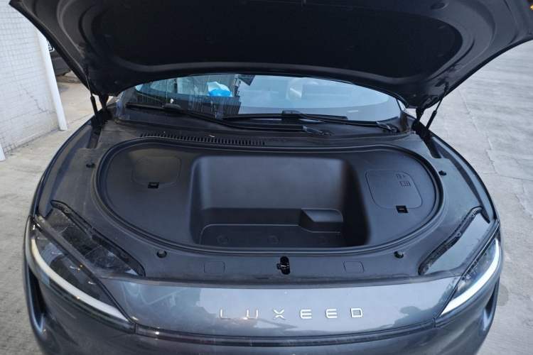 Used Hima Luxeed R7 2024 Pure Electric 667km Pro Engine Bay