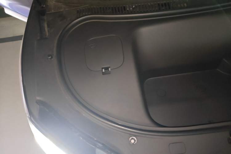 Used Hima Luxeed R7 2024 All-Electric 802 km Max Engine Bay Right