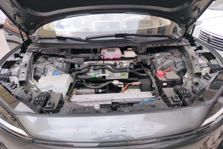 Used Hima Luxeed R7 2024 Pure Electric 667km Pro Engine Bay