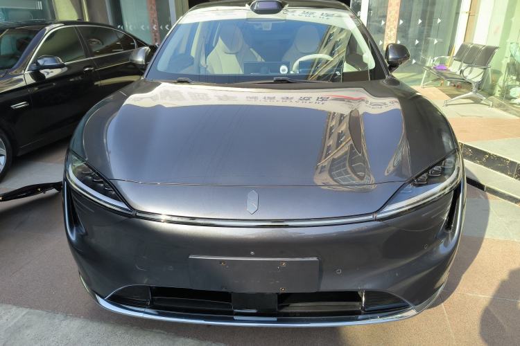 Used Hima Luxeed R7 2024 All-Electric 802 km Max Exterior 1